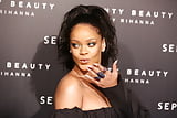 Rihanna  Fenty Beauty photocall France  9-21-17 (26)