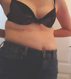 wife_with_or_without_bra (5/5)