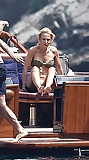 Gillian_Anderson_Bikini_in_Italy_6-16-17_Pt_2 (19/48)