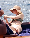 Gillian_Anderson_Bikini_in_Italy_6-16-17_Pt_2 (8/48)