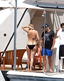 Gwyneth_Paltrow_Bikini_on_a_yacht_in_St _Tropez_6-19-17 (20/24)