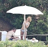 Gillian_Anderson_Bikini_on_vacation_in_Portofino_6-21-17_HQ (15/20)
