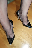 Crossdressing_in_black_RHT_Clio_nylons_and_high_heels_ (3/7)