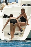 Kate Hudson  Goldie Hawn and Amy Schumer in Hawaii 5-29-16 (21/37)