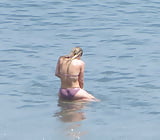 _Hilary_Duff_Bikini_Pokies_Beach_in_Malibu__7-9-17_ Huge  (23/57)