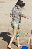 Legendary_Fergie s_bikini__ass__ (13/27)