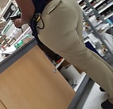 Wal-Mart_Creep_shot_huge_ass_employee (23/26)