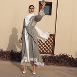 Beautiful_Hijabi_bitch_Fatma_from_Dubai (11/51)