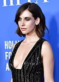 Alison_Brie_Grants_Banquet_in_Beverly_Hills_8-2-17 (14/16)