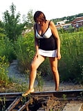 Elena_Lansky _my_mom_posing_on_rails (24/32)