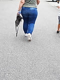 Bbw_milf_with_thick_legs_and_butt_in_tight_jeans (4/34)