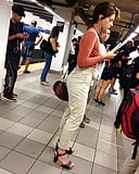 braless_hottie_on_the_NYC_subway_voyeur (15/19)