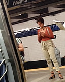 braless_hottie_on_the_NYC_subway_voyeur (12/19)