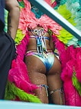 Rihanna_In_Sexy_Carnival_Outfit (6/18)