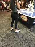 Sexy_little_Latina_teen_in_leggins_at_the_arcade (5/35)