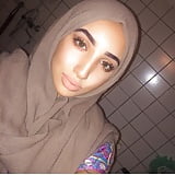 Sexy_Beautiful_Moroccan_Arab_Hijabi_Blowjob_Face (2/23)