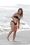 Hilary_Duff_in_Bikini_at_a_Beach_in_Malibu_9-4-17 (18/54)