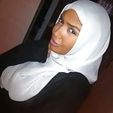 Sexy_Muslim_Hijabi_Beurette_Arab_Moroccan_Paki_Sluts (18/31)