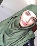 Sexy_Muslim_Hijabi_Beurette_Arab_Moroccan_Paki_Sluts (13/31)