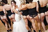 Bride_and_Bridesmaids_Getting_Ready_For_Wedding (2/10)