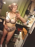 Chubby_British_Teen_Exposes_Her_Body_And_Feet (19/22)