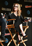_Gillian_Anderson_X-Files_panel_2017_NY_Comic_Con_10-8-17 (7/10)