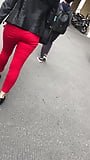 Very_Sexy_Milf_Ass_in_Red_Jeans (5/36)