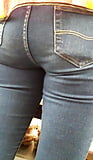 Shopping_cart_teen_butt_tight_ass_blue_jeans (5/54)