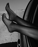 Bare_nylon_feet_-pantyhose_tights_stockings_socks (42/81)