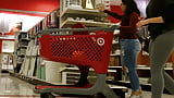 Two_latina_friends_shopping (13/64)