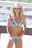 Ashley_Hart_beach_bikini_day_in_Malibu_10-26-17 (20/40)