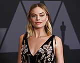 Margot Robbie 9th Annual Governors Awards 11-11-17  (4)