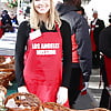 Torrie Wilson Meal for The Homeless LA Mission 12-22-17 (8)