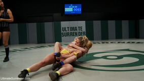 Big-titted_MILFs_Dee_Williams_ _Holly_Heart_wrestling_on_the_floor_in_bikinis (16/21)
