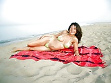 Nuda in spiaggia...  (6)