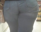Big Butt Milf in Jeans (2)