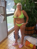 Beautiful_busty_hungarian_mature_Erika_in_bikini (11/12)