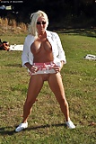 OUTDOORS_public_nudity_flasching_hairy_pussies_panties (22/24)