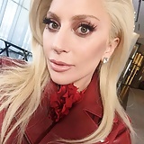 Gaga_pics_with_without_makeup (1/25)