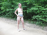 Flashing_naked_on_a_country_road (2/6)
