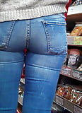 Her_ass_in_jeans_showing_off_her_round_butt (50/70)