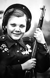 Female_Soviet_Snipers_-_Lyudmila_Pavlichenko (3/31)