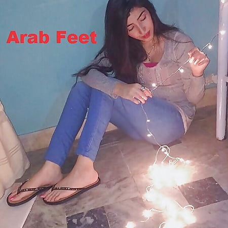 Arab_Girls_Sluts_Feet_To_Workship_Lick_Smeel_And_Fuck (1/30)