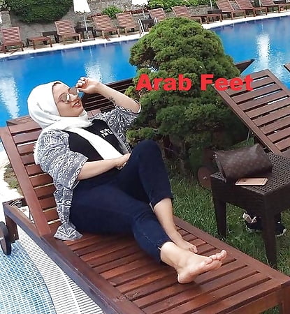 Arab_Girls_Sluts_Feet_To_Workship_Lick_Smeel_And_Fuck (28/30)