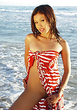 nude_asian_girl_on_the_beach (13/25)