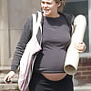 Pregnant_Alicia_Silverstone_Goes_to_Yoga (15/38)