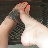 Moms_friend_loves_feet _ (2/10)