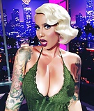 Amber_Rose_-_Such_a_striking_beauty (3/19)