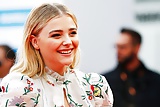 Chloe_Moretz_is_Simply_Perfect_in_her_Sexy_Dress (20/24)