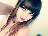 crazy_hot_busty_teen_takes_topless_selfies (14/21)